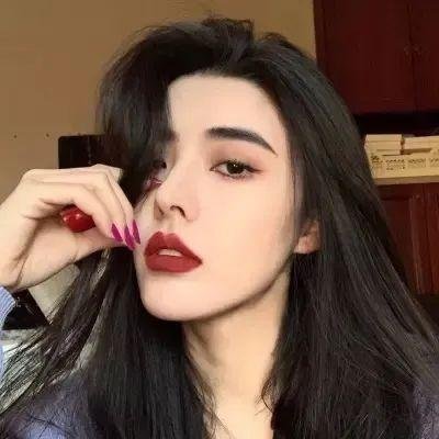 邪恶的蕾丝莉
